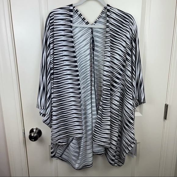 Satva Movement Arrow Print Divine Kimono Wrap - Picture 5 of 12